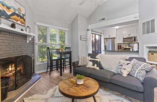 Wintergreen Condo | Stylish-Updated-Central -Walk to Slopes-Dogs OK!