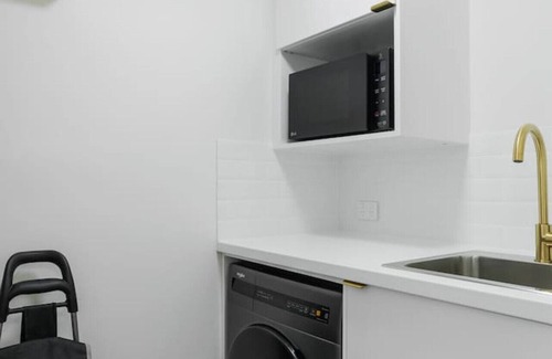 Adelaide Central Business District Apartment | Stylish Urban Retreat on Eden