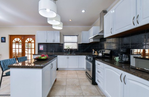 Boroncana House | Stylish Villa w/Private, Luxurious Pool