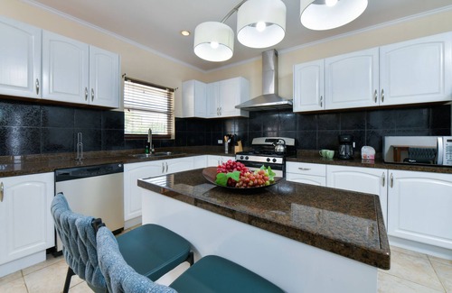 Boroncana House | Stylish Villa w/Private, Luxurious Pool
