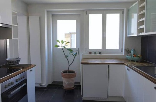 Boenigen Apartment | Stylish Village Retreat – 5 Min to Lake, Surrounded by Mountains & Nature
