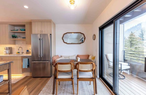 Warm Springs Condo | Stylish Warm Springs Adventure Condo