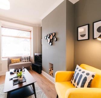 Acocks Green Apartment | Stylish & Well Equipped Modern Home HS2, NEC, Heartlands