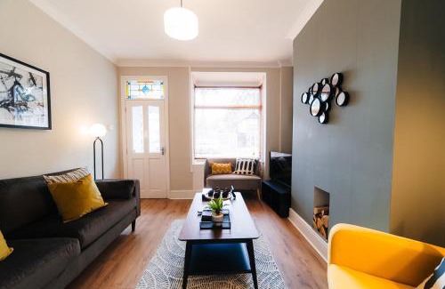 Acocks Green Apartment | Stylish & Well Equipped Modern Home HS2, NEC, Heartlands