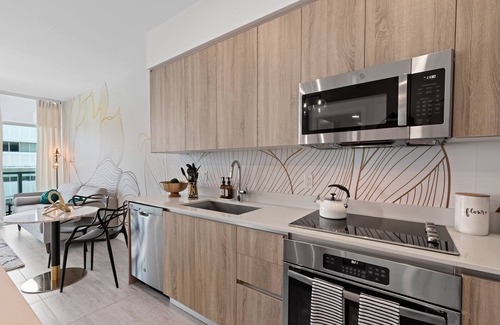 Northeast Miami Apartment | Stylish Wynwood 1BR & Guest Bed Walk to Art, Bars & Nightlife!