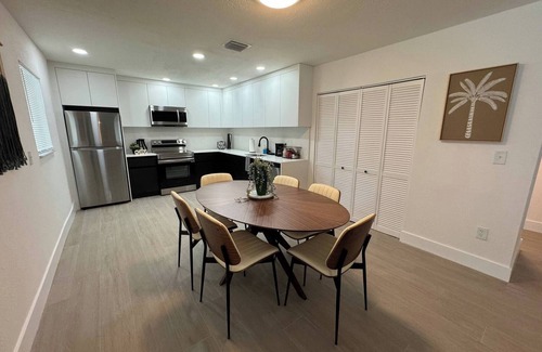 Allapattah Bed & Breakfast | Stylish Wynwood Escape: Art, Clubs & Sunshine