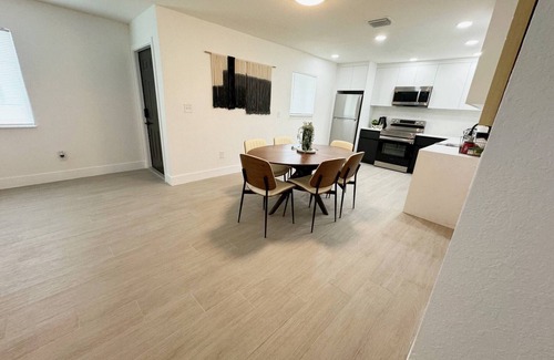 Allapattah Bed & Breakfast | Stylish Wynwood Escape: Art, Clubs & Sunshine