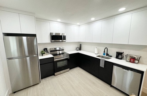 Allapattah Bed & Breakfast | Stylish Wynwood Escape: Art, Clubs & Sunshine