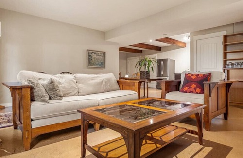 Springbank Condo | Sub Urban Getaway » Free Banff Pass » Fireplace