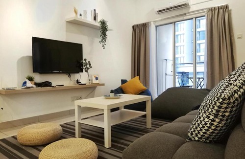 Usj 1 Apartment | Subang City Residence, 8-9 pax with Balcony, Walking Distance to Summit, 5min to Sunway