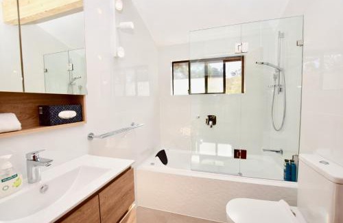 Leura House | Sublime Cedar Lodge Leura