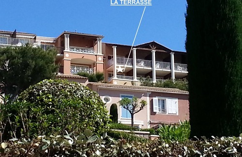 Le Dramont Apartment | Sublime ocean view Access to all swimming pools offered. Comfortable and clean