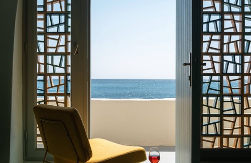 Akrotiri Villa | Sublime Villa & Caves