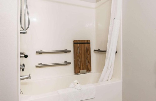 Mason Hotel | Suburban Studios Mason Hwy 42
