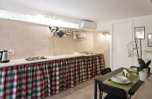 Marsala Apartment | Succulent Oasis