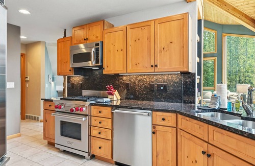 Breckenridge House | Sugar Snow Sanctuary | Hot Tub & Mountain Views