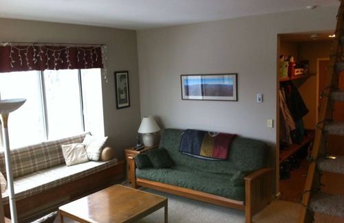 Warren Condo | Sugarbush Ski Condo - Walk to the lift! 2 Bedroom, 2 Bath.