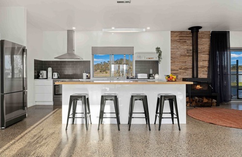 Jindabyne Other | Sugarloaf Lodge - your deluxe rental home that is just 15 minutes from Jindabyne