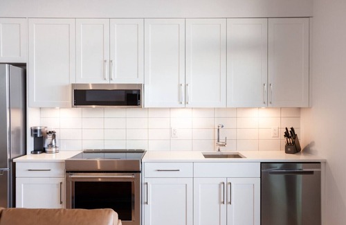 Regional District of Nanaimo Apartment | Suite 108 - One-Bedroom Oceanview King Suite