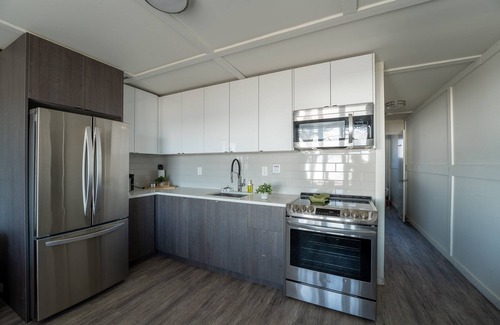 Wainfleet Cottage | Suite 206: Beautiful 2-Bedroom Beachfront Suite