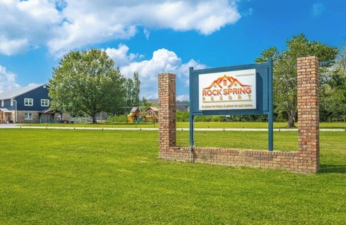 Rock Spring Apartment | Suite 213 - Sunshine at Rock Spring Resort