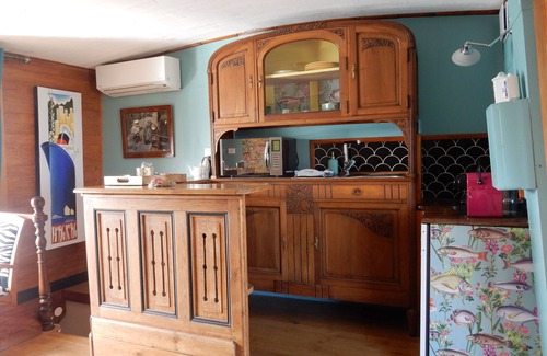 Bassins a Flot Boat Rental | Suite "art-déco"