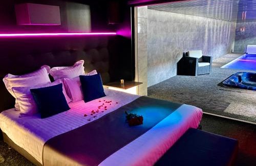 Chelles House | Suite avec piscine privée