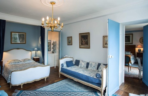 Suevres Bed & Breakfast | Suite-Connected-Private Bathroom-Garden view-George Sand