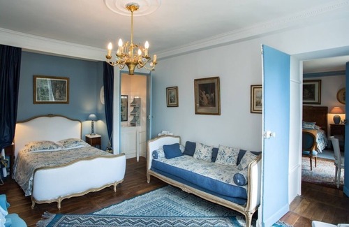 Suevres Bed & Breakfast | Suite-Connected-Private Bathroom-Garden view-George Sand