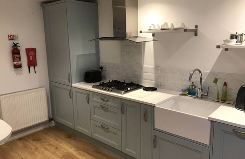 Bath Apartment | Suite-Connected-Private-Bathroom-City-ViewTopFlat1