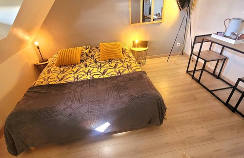 Rouillon Bed & Breakfast | Suite Dans Villa Avec Piscine au Calme Proche du Circuit des 24h du Mans