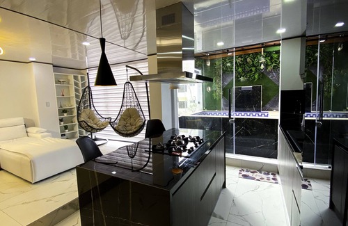 Las Tolas Apartment | Suite Estilo Minimalista con Jacuzzi Privado de Lujo en Quito Ecuador