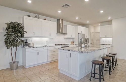 Irvine House | *Suite Getaway 2*Close to Beaches, Disneyland, Spectrum*