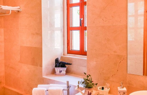 Loule Bed & Breakfast | Suite in farmhouse with pool in Salir, by iZiBookings