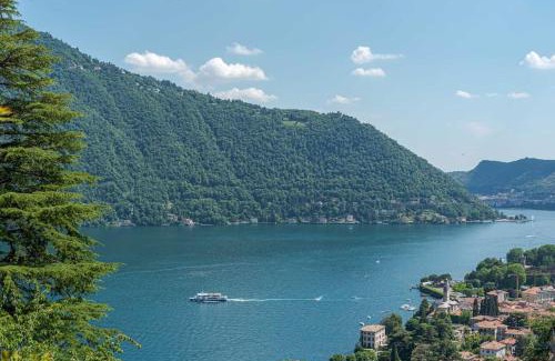 Cernobbio Apartment | Suite in Villa Emilia- amazing lake view