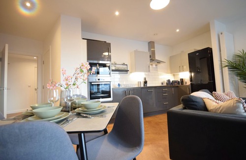 Northern Quarter Apartment | Suite Life: 2-Bed, 1-Bath Top-Floor in New Cross