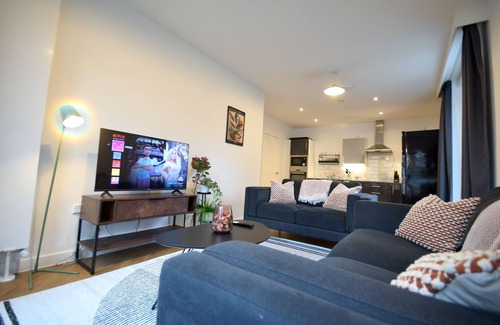 Northern Quarter Apartment | Suite Life: 2-Bed, 1-Bath in New Cross