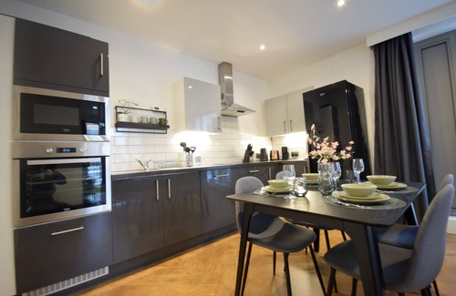 Northern Quarter Apartment | Suite Life: 2-Bed, 1-Bath in New Cross