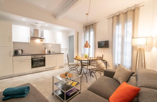Gambetta Apartment | Suite Oisiveté avec terrasse vue sur patio et clim