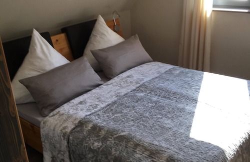 Schierstein Hotel | Suite-Private Bathroom-Balcony