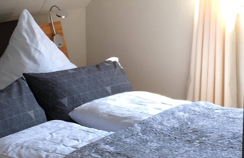 Schierstein Hotel | Suite-Private Bathroom-Balcony