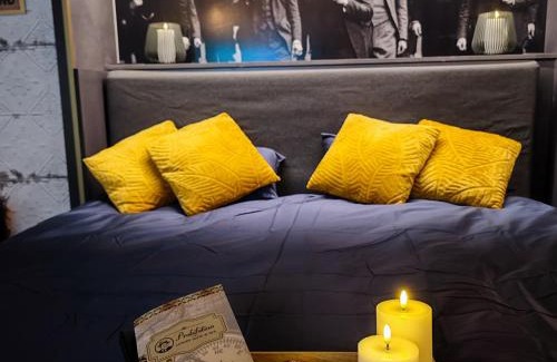 Issoudun Villa | Suite Prohibition - Love & atypique room sauna & spa