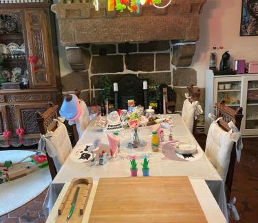 Dol-de-Bretagne House | Suite Retour en Enfance