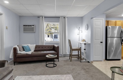 Akron Apartment | Suite Retreat: quiet comfort on walkable village lane