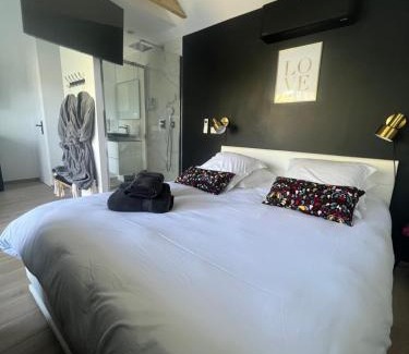 Auteuil Apartment | Suite romantique avec Spa et filet suspendu