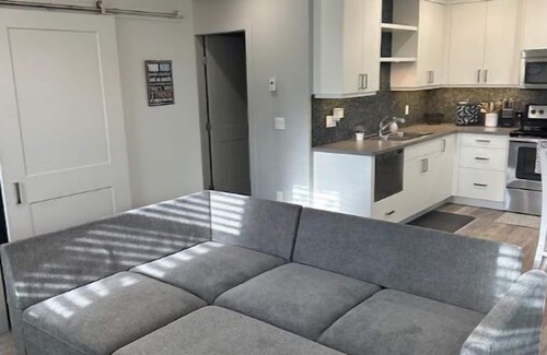 East Hill Apartment | Suite spot on Heritage Lane