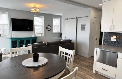 East Hill Apartment | Suite spot on Heritage Lane