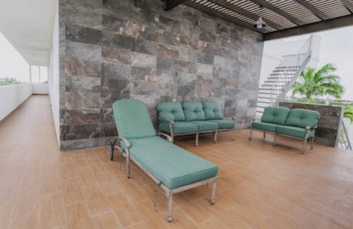 Cojimies Apartment | Suite w/Outdoor pool and Kitchenetten