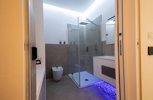 Borgo Vecchio House | Suite with hot tub and sauna 3 minutes from downtown