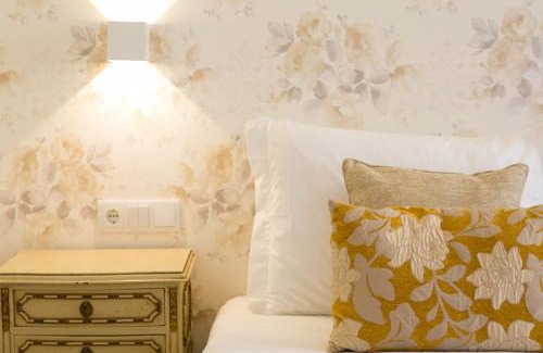 Pena House | Suites Amália Guesthouse near Rossio Square